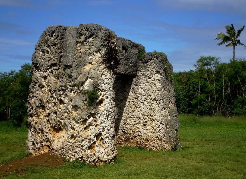 Haʻamonga ʻa Maui Trilithon, Niutoua, Tongatapu, Tonga